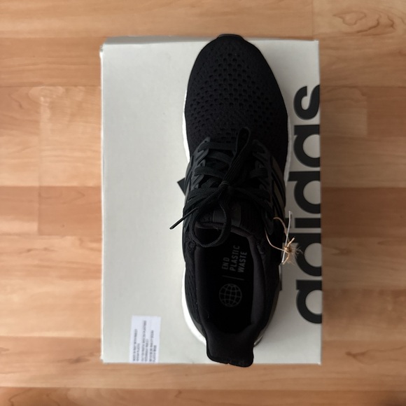 BRAND NEW WITH TAGS AND BOX Adidas Ultraboost 1.0 Black and White Shoes - Picture 3 of 8